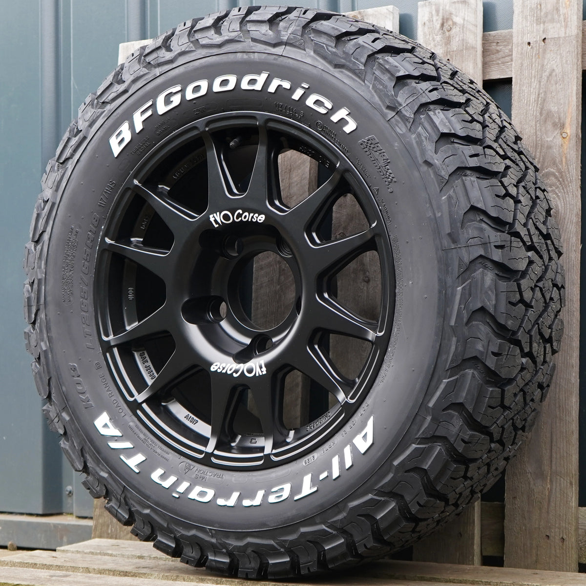EVO Corse DakarZero 18" Wheel & Tyre Package for Land Rover Defender Classic