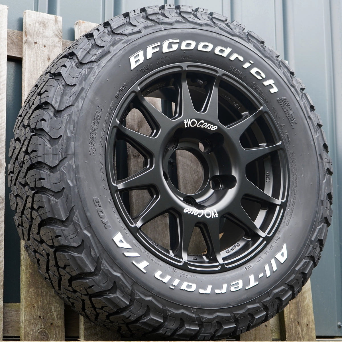 EVO Corse DakarZero 18" Wheel & Tyre Package for Land Rover Defender Classic